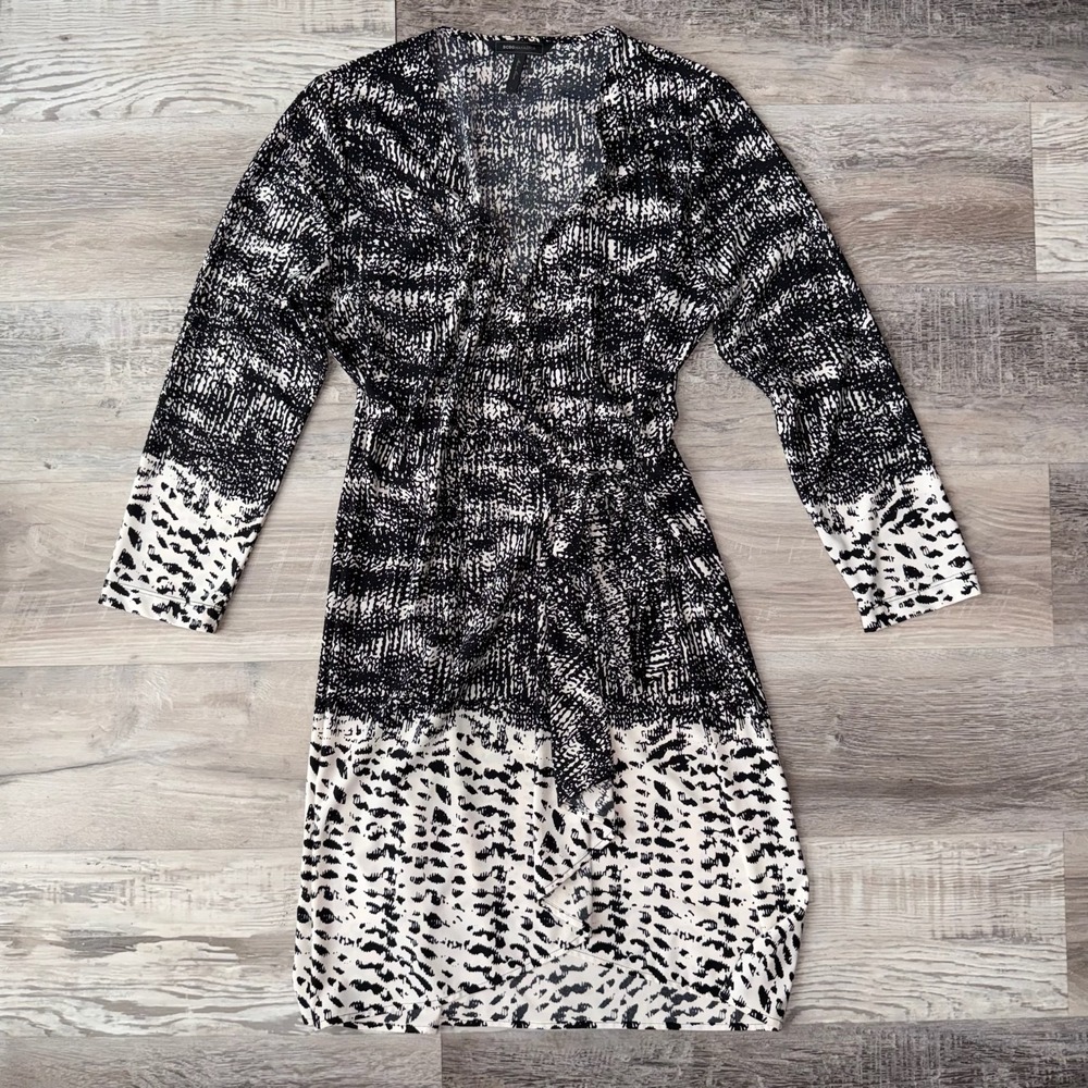 BCBGMaxazria Dress Size Large Winter Wrap Dress Stretch Black White Animal Print
